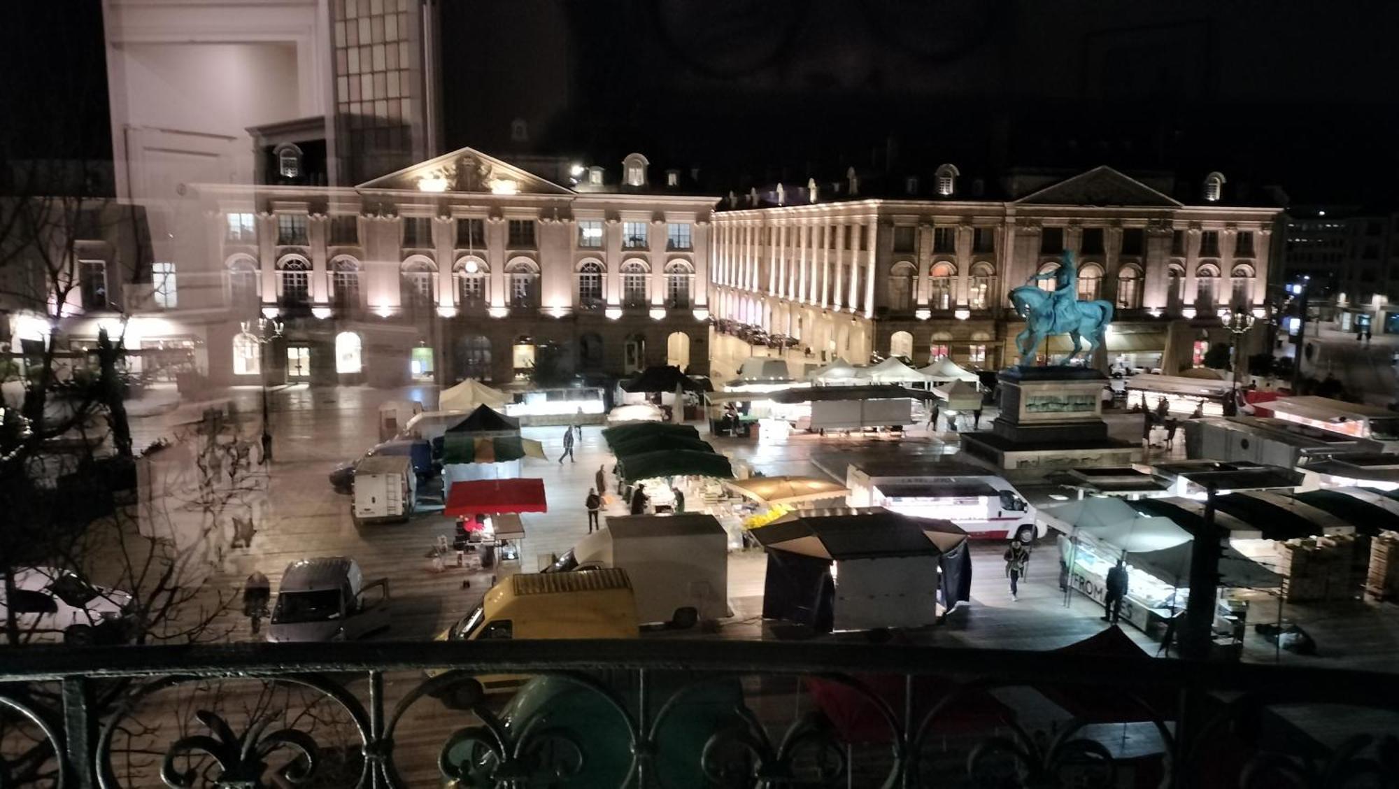 אורליאן Appartement F3 Au Balcon De La Place Du Martroi מראה חיצוני תמונה
